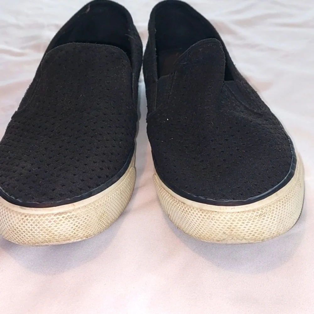 Sperry Black Tennis Shoes .Good Used Condition. Size 9